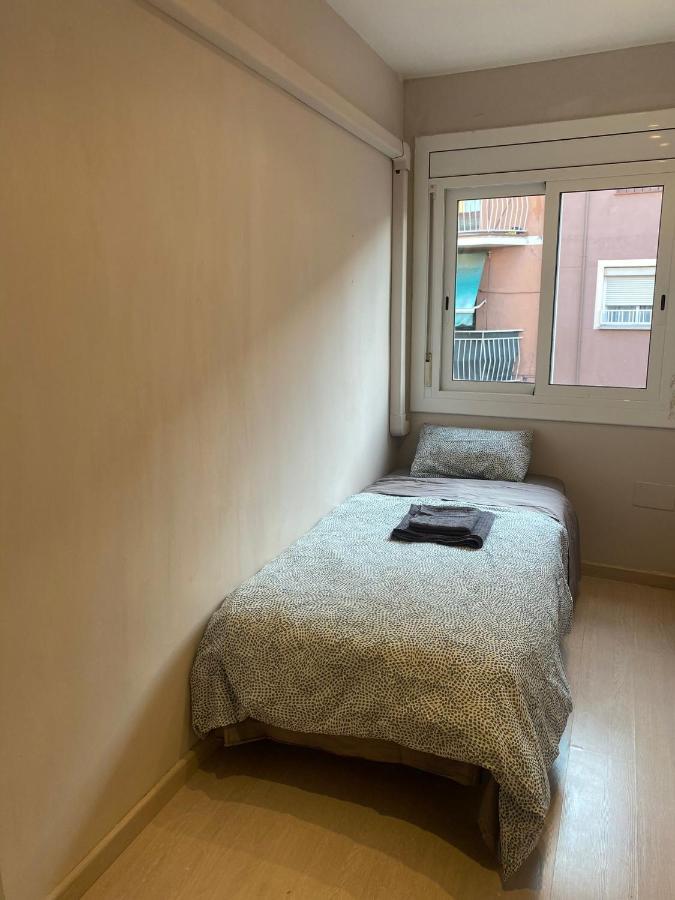 Cozy Apartment At A Great Location! Оспиталет де Лобрегат Екстериор снимка